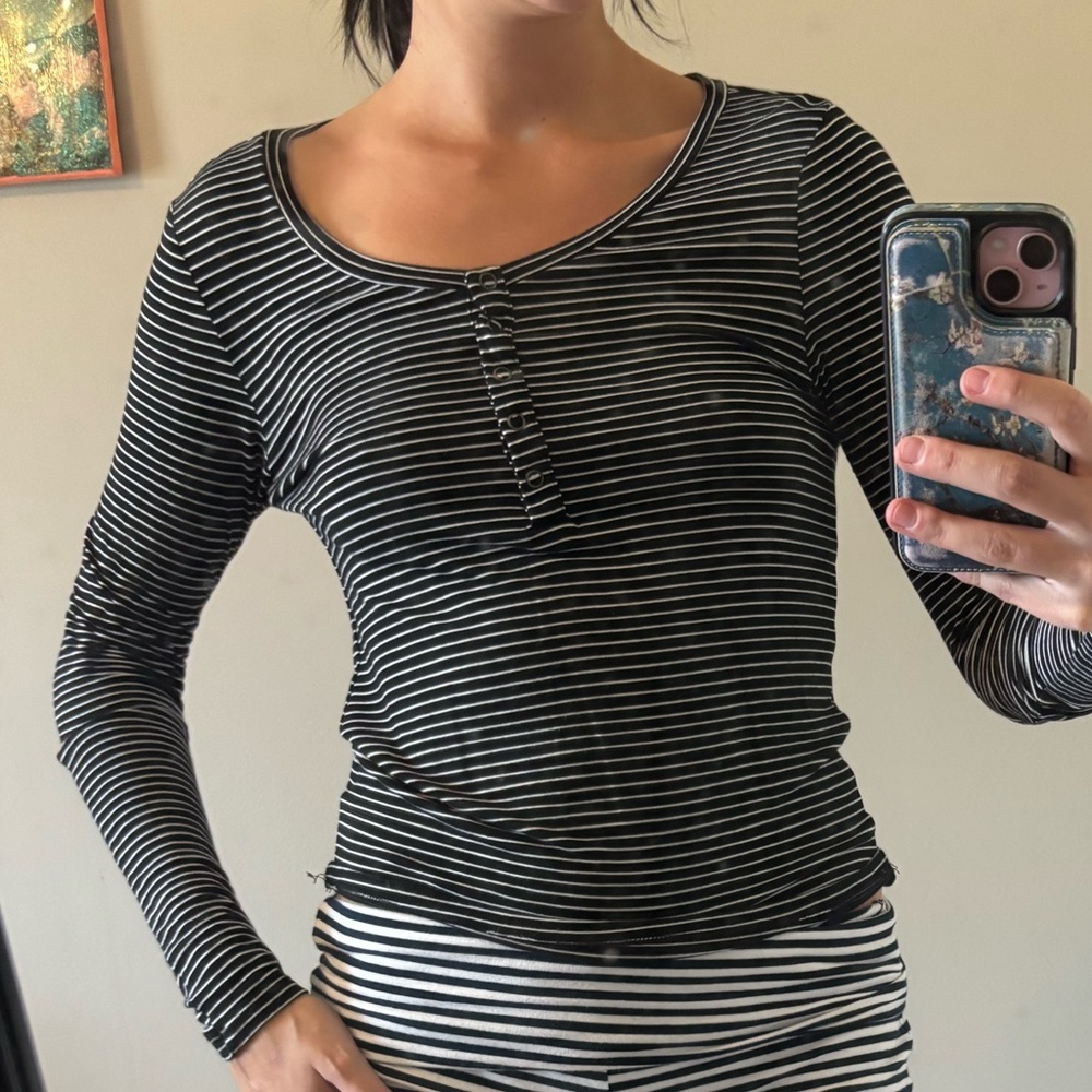American Eagle Outfitters Black and White Striped Long Sleeve Top